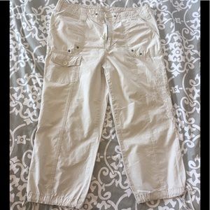 🌸Off white stitched detail capris